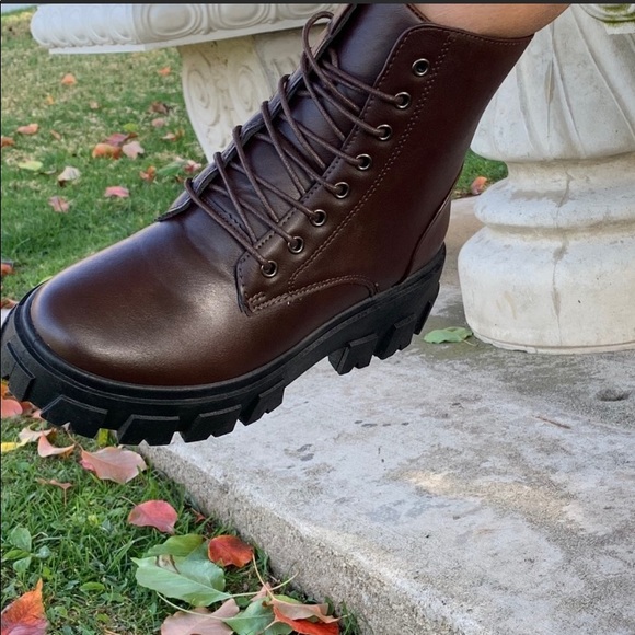 BLACK FAUX LEATHER COMBAT BOOTS - Picture 6 of 7